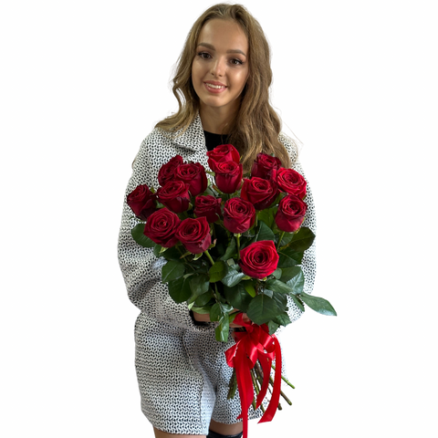 15 red roses