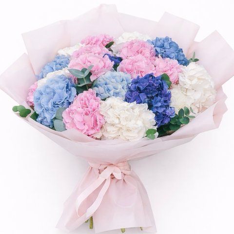 Bouquet of hydrangeas "Tenderness of love"